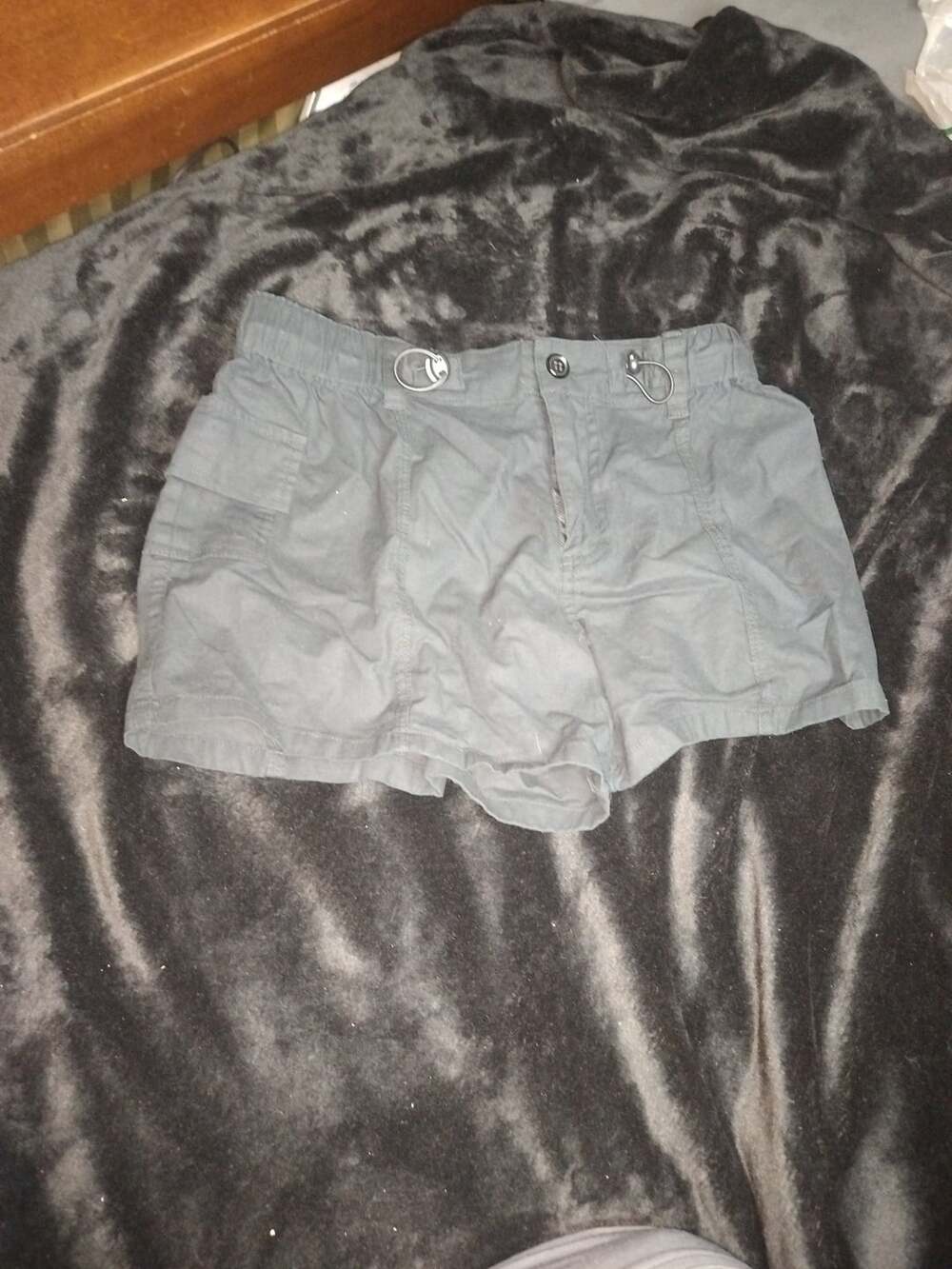 Charlotte Russe Women's Gray Elastic Waist Cargo Shorts Size S